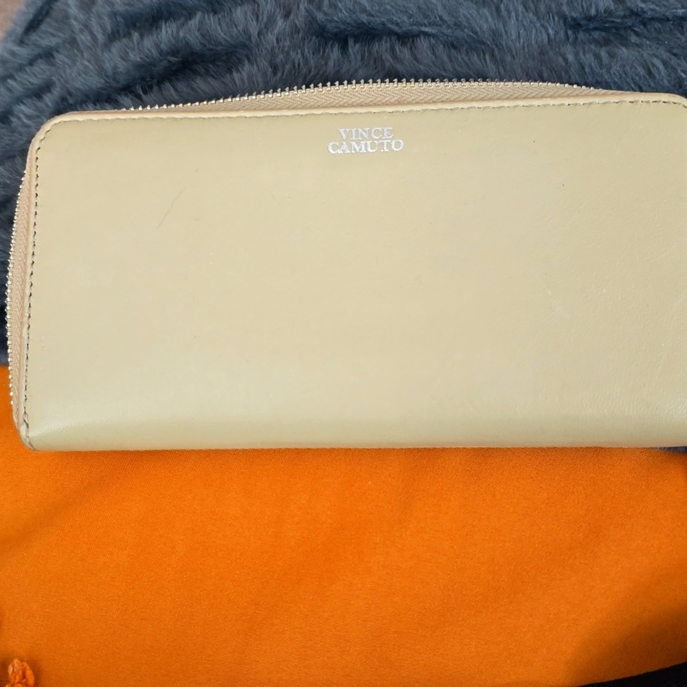 Vince camuto leather wallet